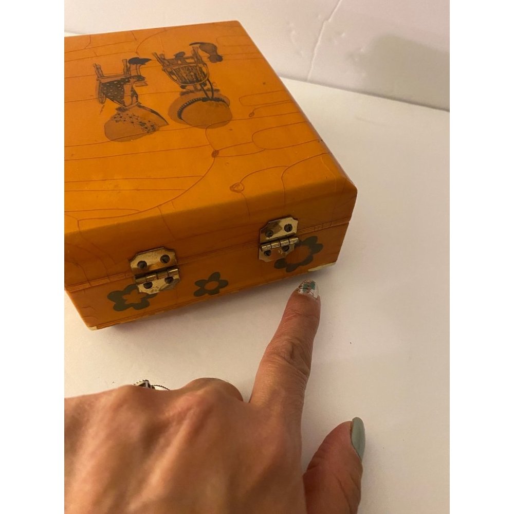 Holly Hobbie Vintage Handcrafted Wooden Jewelry box. - Picture 9 of 12